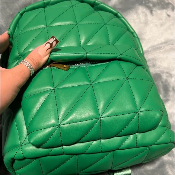 Green quilted Zara backpack - Picture 3 of 4